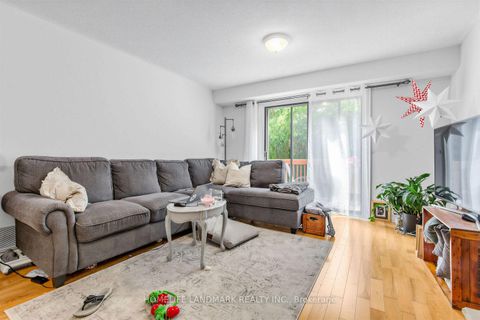 Photo 16 at 874 Sparrow Road, College Manor, Newmarket