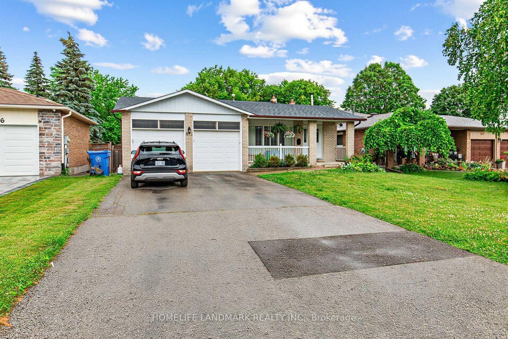 874 Sparrow Road, College Manor, Newmarket photo number 2