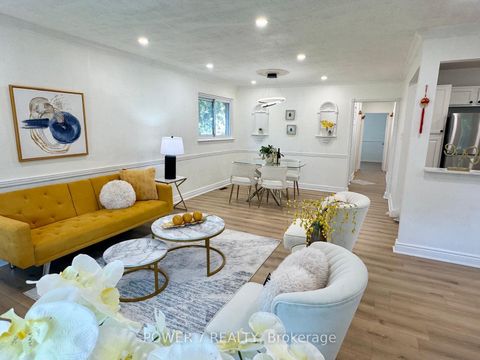 Photo 3 at 23 Donnacona Crescent, West Hill, Toronto