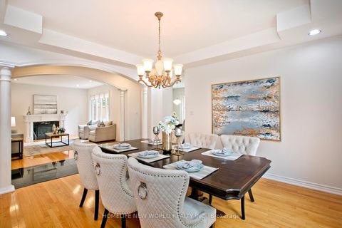 Photo 1 at 39 Green Meadows Circle, Don Valley Village, Toronto