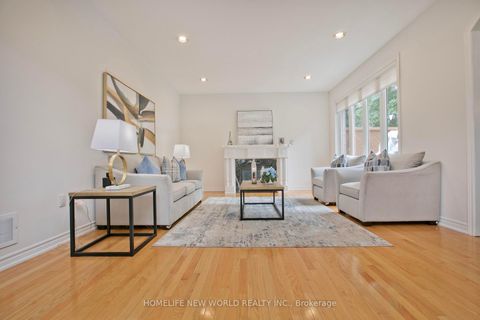 Photo 3 at 39 Green Meadows Circle, Don Valley Village, Toronto