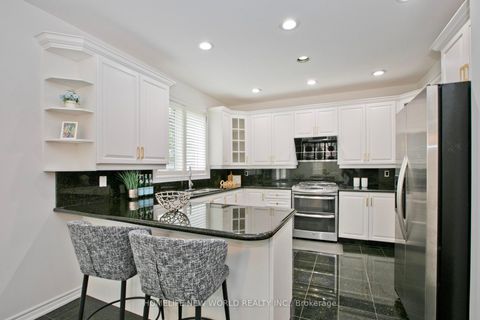 Photo 7 at 39 Green Meadows Circle, Don Valley Village, Toronto
