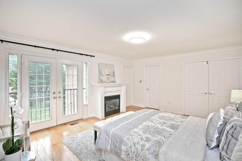 Photo 8 at 39 Green Meadows Circle, Don Valley Village, Toronto