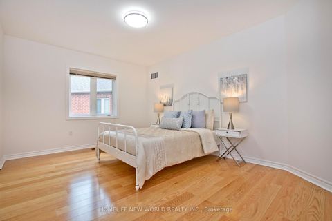 Photo 12 at 39 Green Meadows Circle, Don Valley Village, Toronto