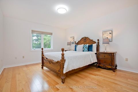 Photo 13 at 39 Green Meadows Circle, Don Valley Village, Toronto