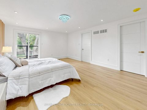 Photo 24 at 160 Manse Road N, West Hill, Toronto