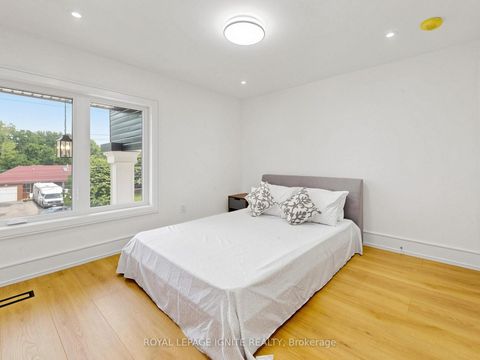Photo 29 at 160 Manse Road N, West Hill, Toronto