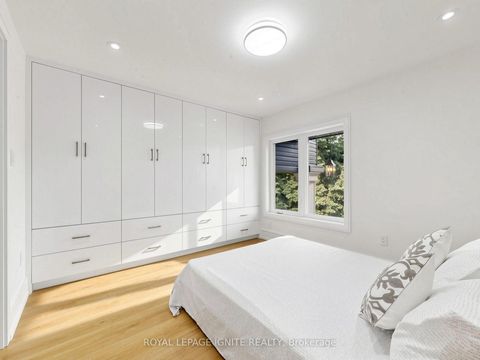 Photo 30 at 160 Manse Road N, West Hill, Toronto