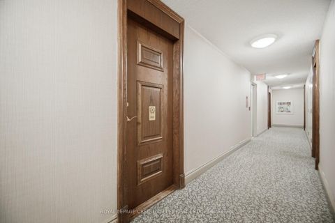 Photo 3 at 902 - 9 Michael Power Place, City Centre West, Toronto