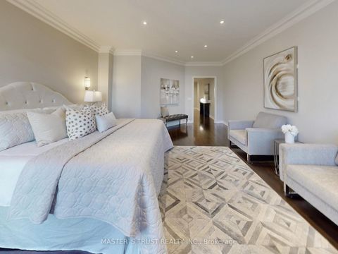 Photo 12 at 11 - 260 Russell Hill Road, Casa Loma, Toronto