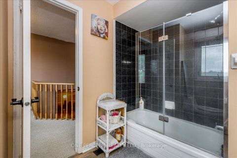 Photo 23 at 194 Livingstone Street W, West Bayfield, Barrie