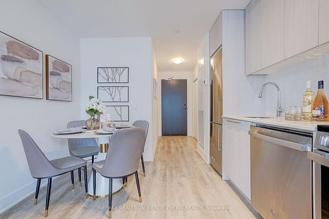 Photo 5 at 1002 - 185 Deerfield Road, Central Newmarket, Newmarket
