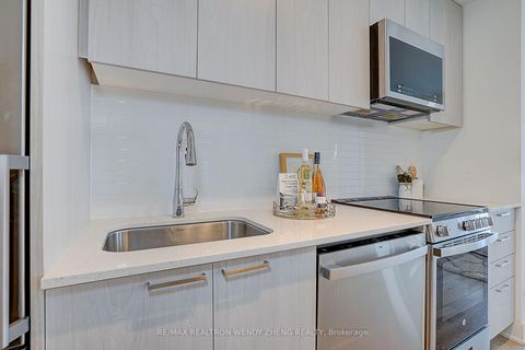 Photo 9 at 1002 - 185 Deerfield Road, Central Newmarket, Newmarket
