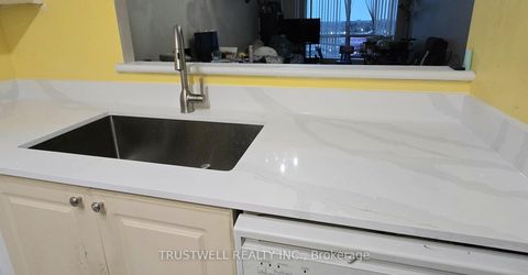 Photo 13 at 1509 - 8 Lee Centre Drive, Woburn, Toronto