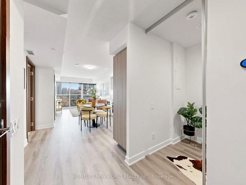 Photo 2 at 2011 - 17 Bathurst Street, Waterfront Communities C1, Toronto