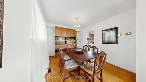 Photo 5 at 61 Norfield Crescent, Old Rexdale, Toronto