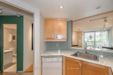 Photo 7 at 626 - 77 Maitland Place, South St. James Town, Toronto