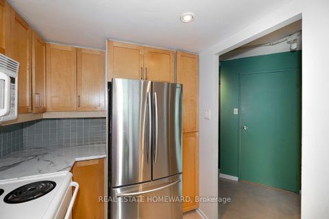 Photo 8 at 626 - 77 Maitland Place, South St. James Town, Toronto