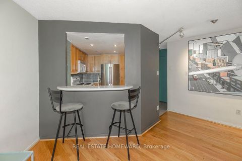 Photo 14 at 626 - 77 Maitland Place, South St. James Town, Toronto