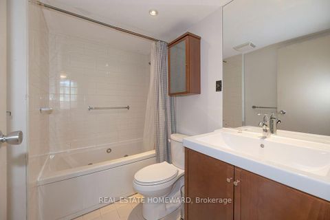 Photo 21 at 626 - 77 Maitland Place, South St. James Town, Toronto