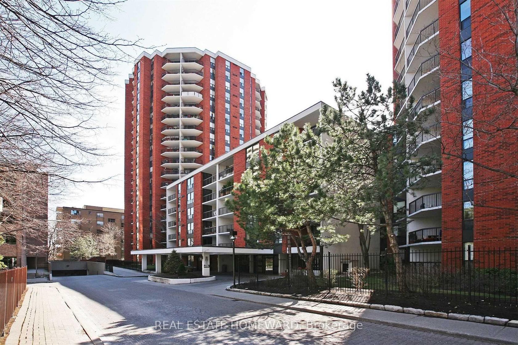 626 - 77 Maitland Place, South St. James Town, Toronto 