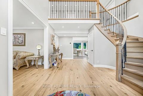 Photo 5 at 35 Harmony Hill Crescent, Mill Pond, Richmond Hill