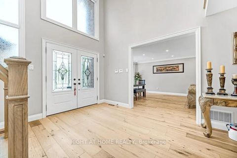 Photo 6 at 35 Harmony Hill Crescent, Mill Pond, Richmond Hill