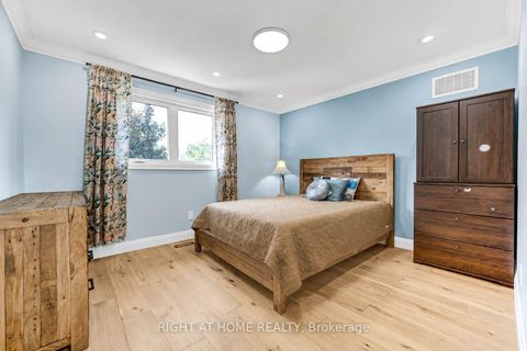 Photo 34 at 35 Harmony Hill Crescent, Mill Pond, Richmond Hill