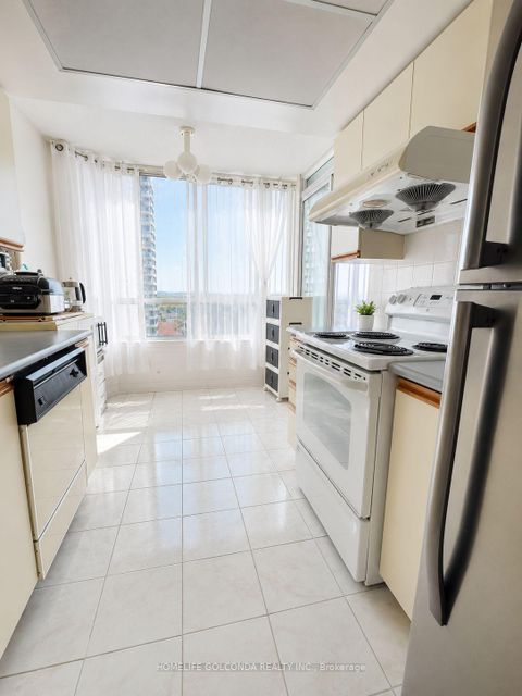 Photo 4 at 912 - 330 Alton Towers Circle, Milliken, Toronto