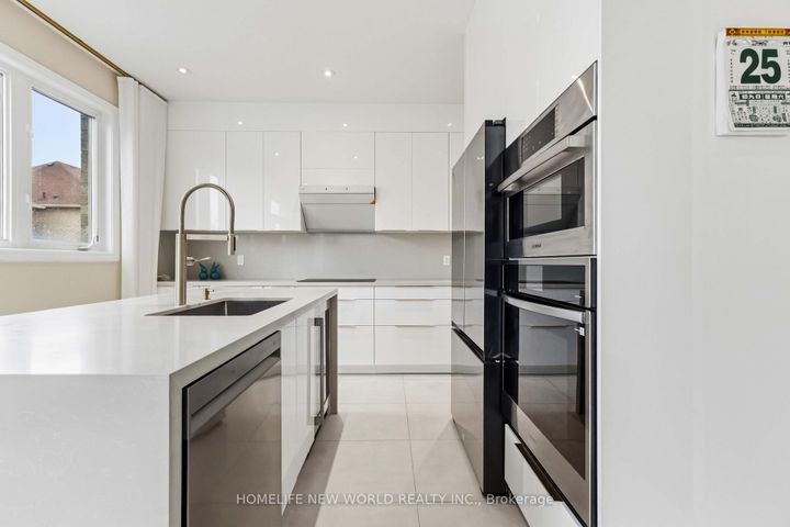 Photo 10 at 44 Dame Gruev Drive, Greensborough, Markham