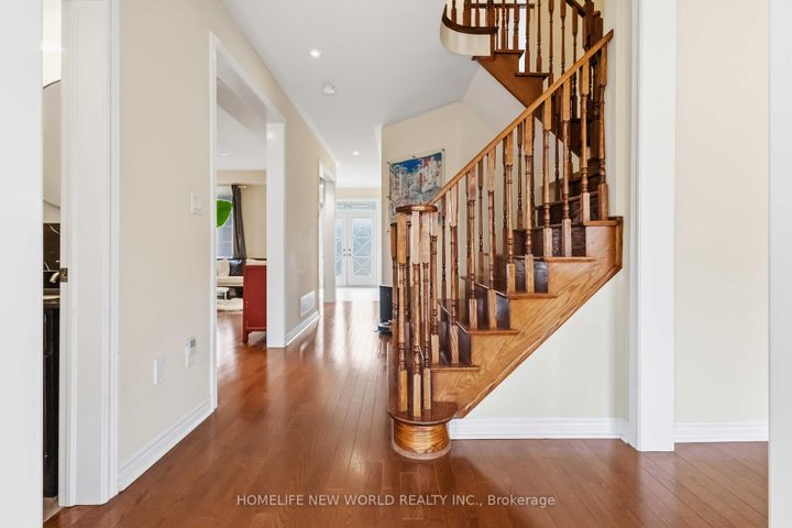 Photo 24 at 44 Dame Gruev Drive, Greensborough, Markham