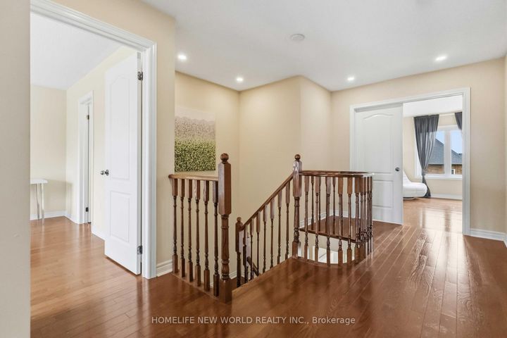 Photo 25 at 44 Dame Gruev Drive, Greensborough, Markham