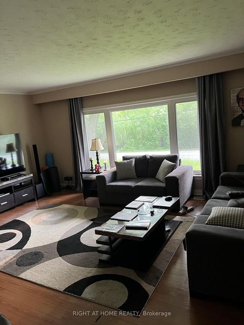 Photo 1 at 4 Wendy Way, Oak Ridges, Richmond Hill