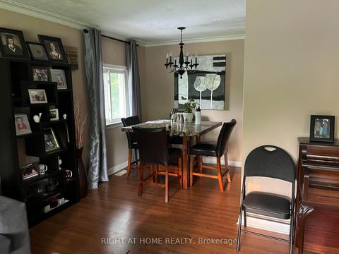 Photo 3 at 4 Wendy Way, Oak Ridges, Richmond Hill