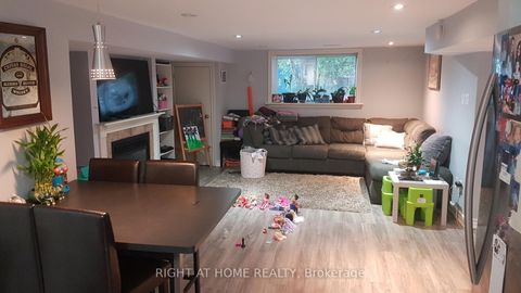 Photo 11 at 4 Wendy Way, Oak Ridges, Richmond Hill