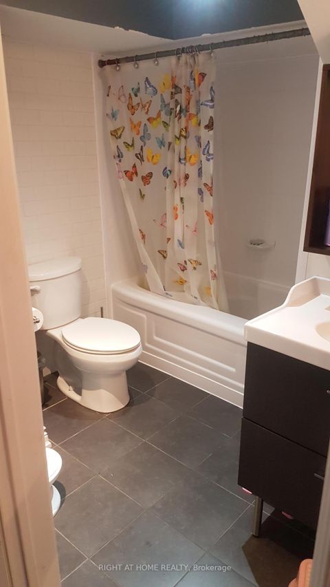 Photo 16 at 4 Wendy Way, Oak Ridges, Richmond Hill