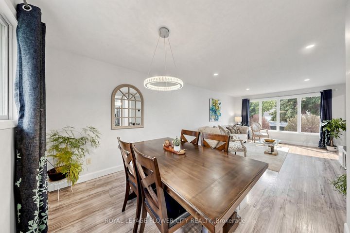 Photo 10 at 206 Mcmurchy Avenue S, Brampton South, Brampton