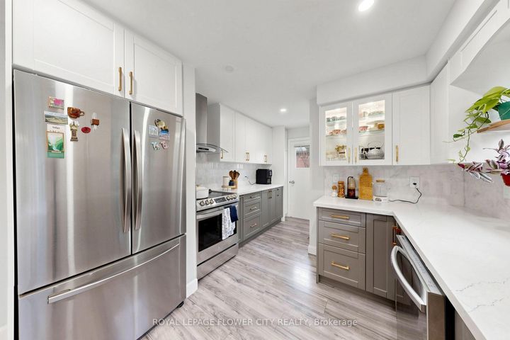 Photo 14 at 206 Mcmurchy Avenue S, Brampton South, Brampton
