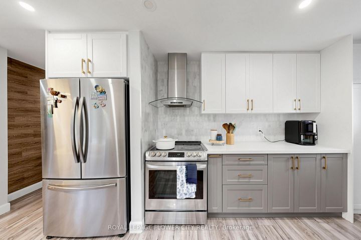 Photo 15 at 206 Mcmurchy Avenue S, Brampton South, Brampton