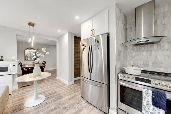 Photo 16 at 206 Mcmurchy Avenue S, Brampton South, Brampton