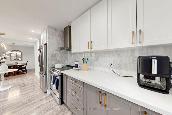 Photo 18 at 206 Mcmurchy Avenue S, Brampton South, Brampton
