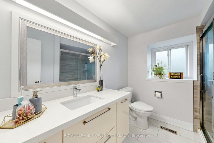 Photo 30 at 206 Mcmurchy Avenue S, Brampton South, Brampton