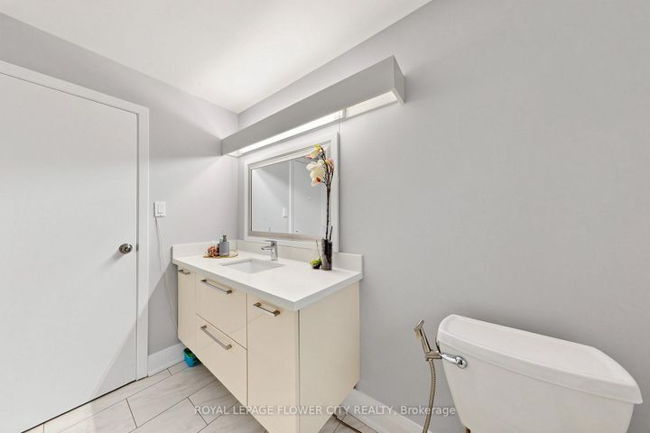 Photo 31 at 206 Mcmurchy Avenue S, Brampton South, Brampton
