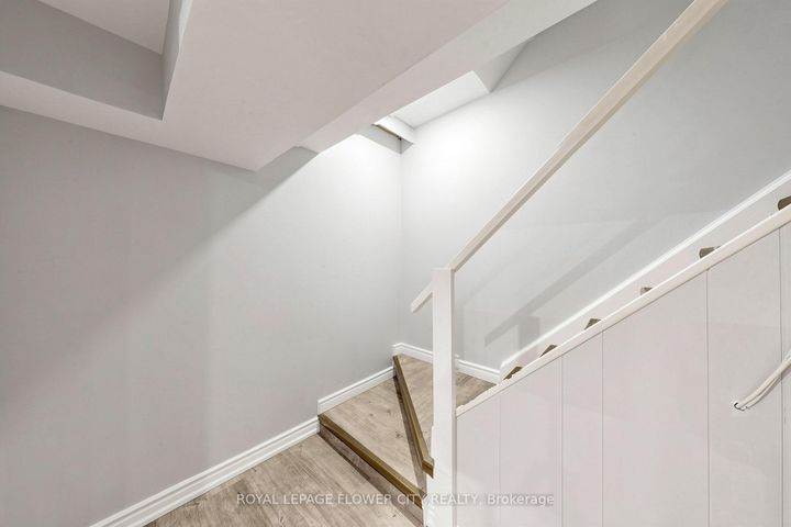 Photo 32 at 206 Mcmurchy Avenue S, Brampton South, Brampton