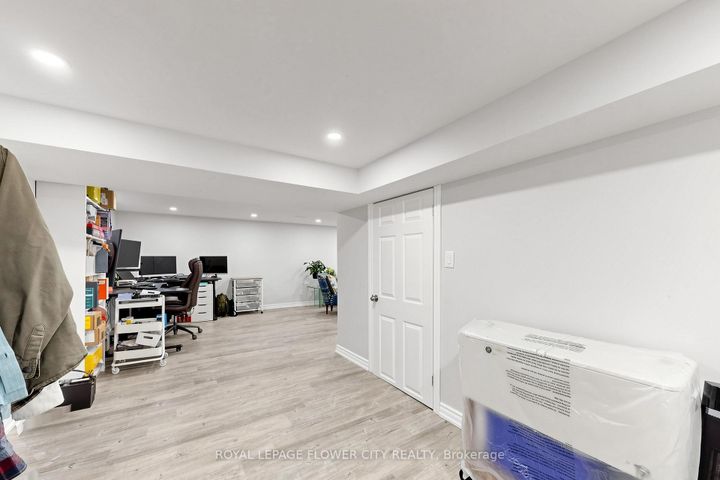 Photo 40 at 206 Mcmurchy Avenue S, Brampton South, Brampton