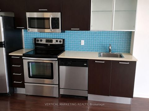 Photo 2 at 2010 - 37 Grosvenor Street, Bay Street Corridor, Toronto