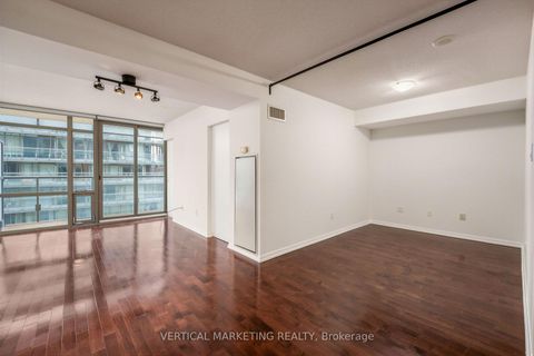 Photo 15 at 2010 - 37 Grosvenor Street, Bay Street Corridor, Toronto