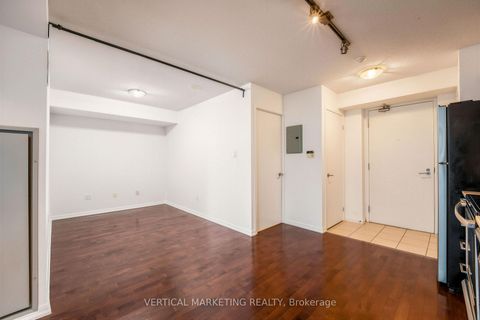 Photo 16 at 2010 - 37 Grosvenor Street, Bay Street Corridor, Toronto