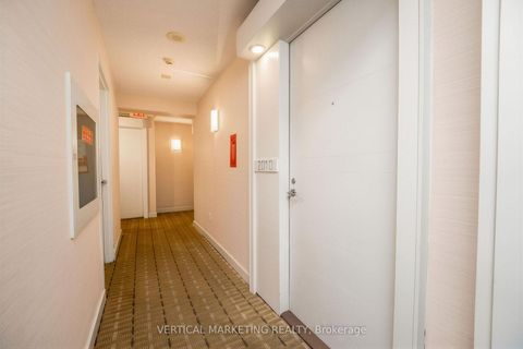 Photo 26 at 2010 - 37 Grosvenor Street, Bay Street Corridor, Toronto