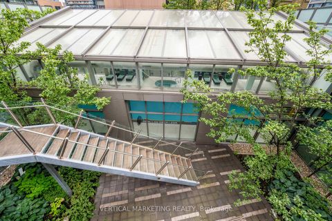 Photo 36 at 2010 - 37 Grosvenor Street, Bay Street Corridor, Toronto